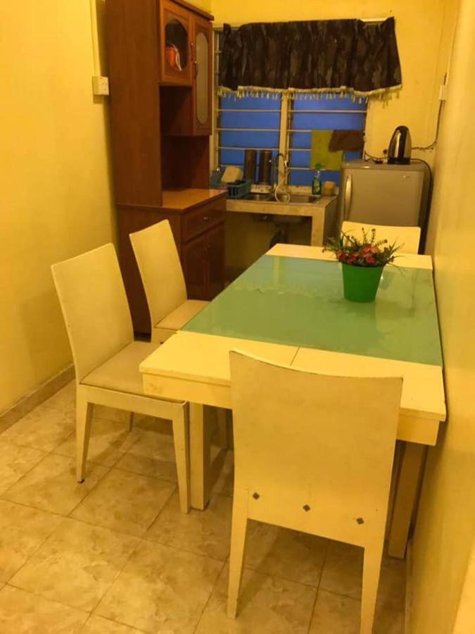 Trisya Homestay Куала-Тренгану Екстер'єр фото